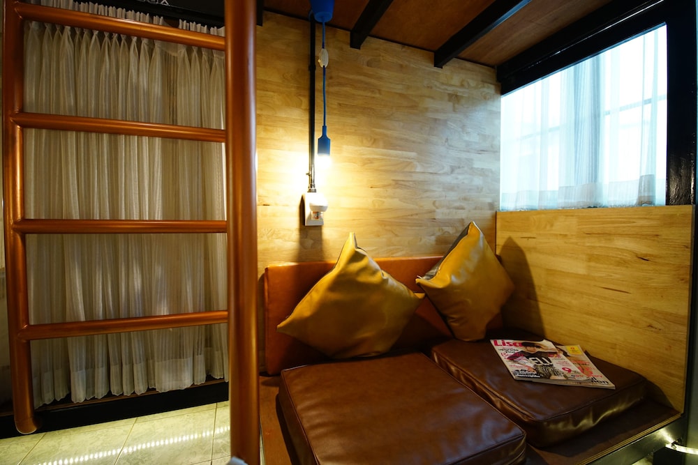 Sleep Owl Hostel 17/37