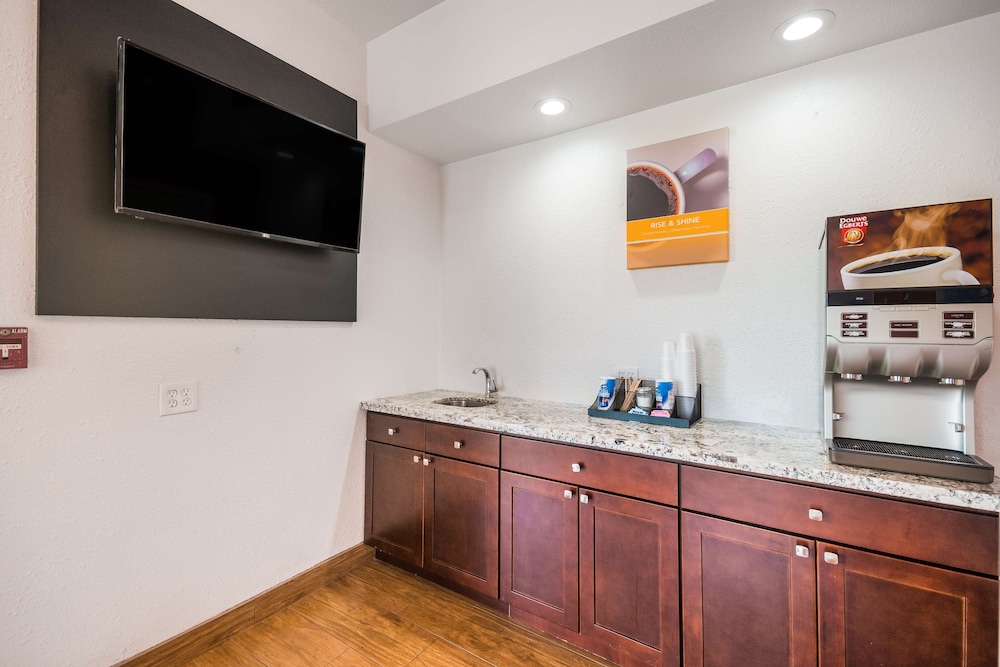 Motel6 Houston, TX - Brookhollow 7/48