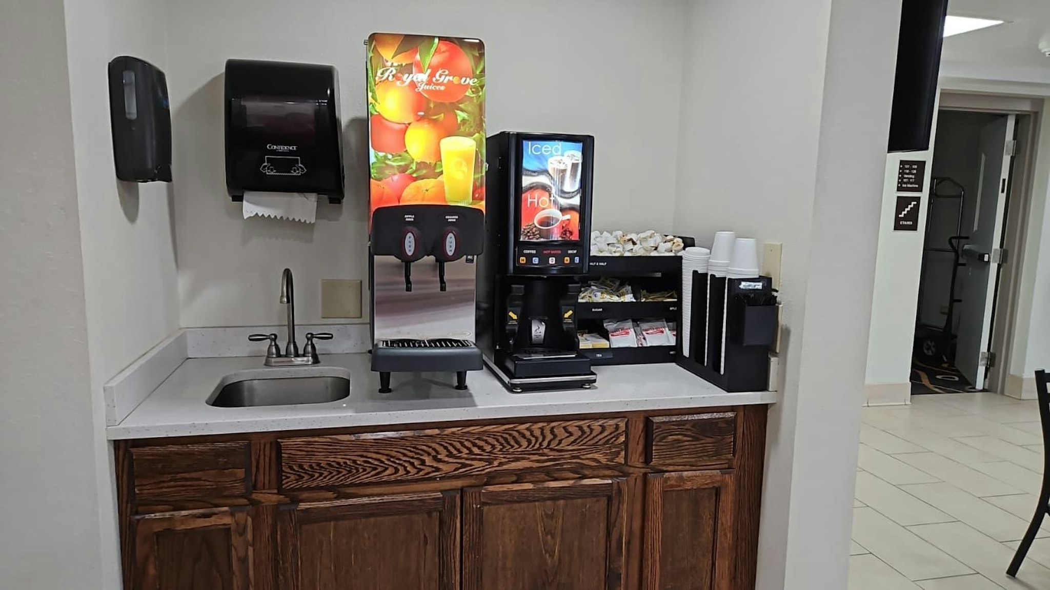 Red Roof Inn & Suites Newport – Middletown, RI 43/44