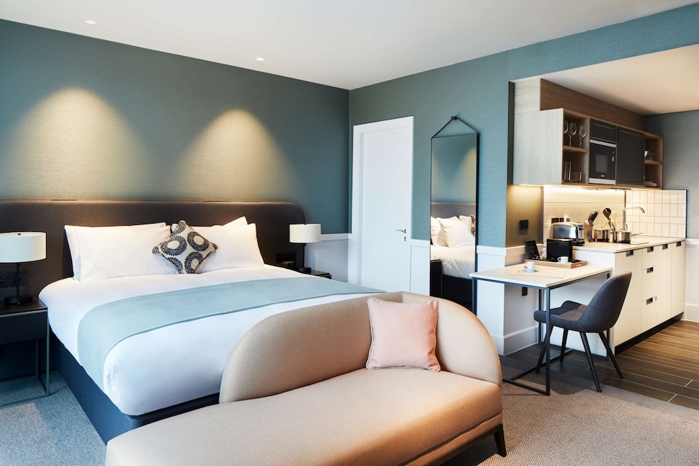 FAMILY, MULTIPLE BEDS