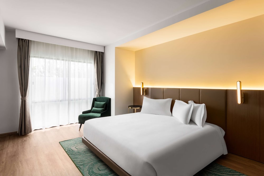 Dolce by Wyndham Hollywood 32/74