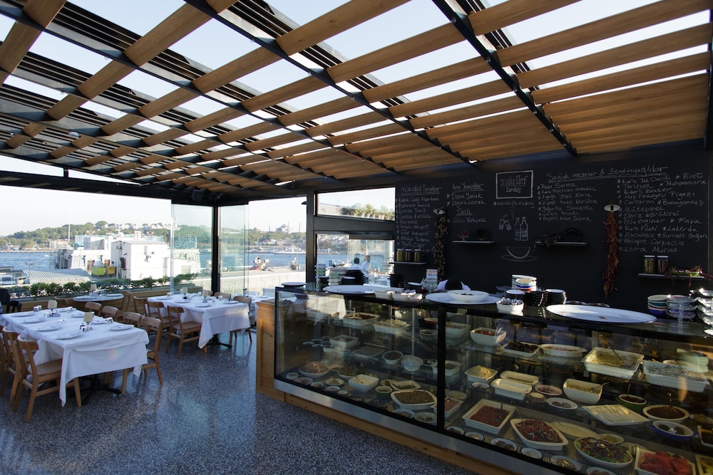 The Haze Hotel Karakoy 46/68