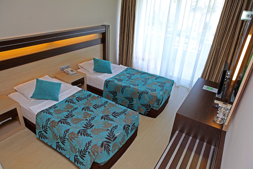 Cimen Hotel 16/50
