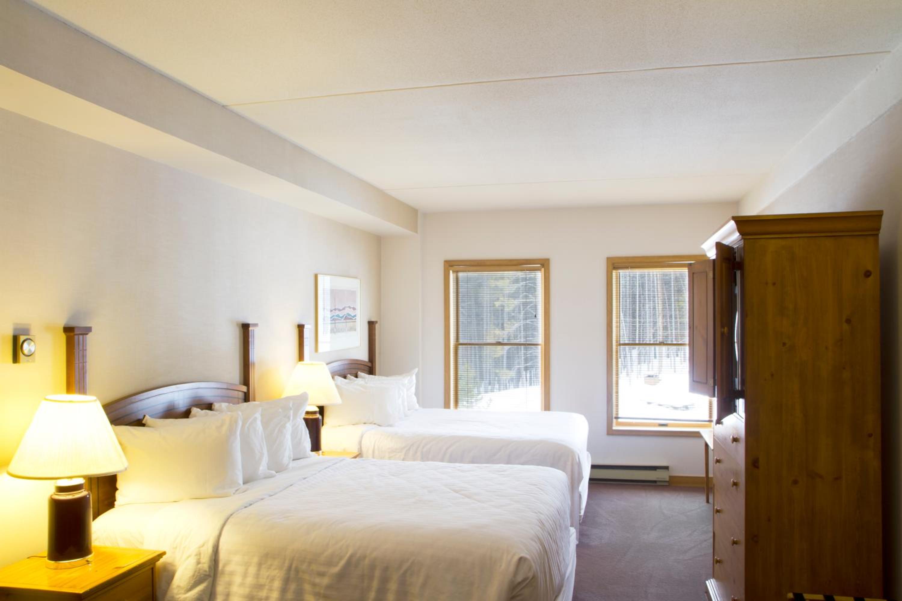 غرفة بسريرين كوين، The Vintage Hotel 5/7