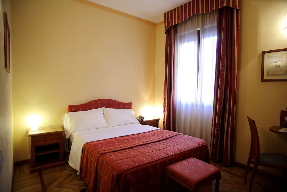 Hotel Cavour 13/58