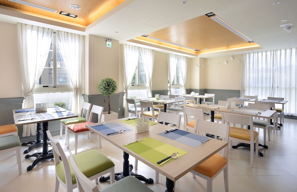 Caffir Garden Hotel 35/46