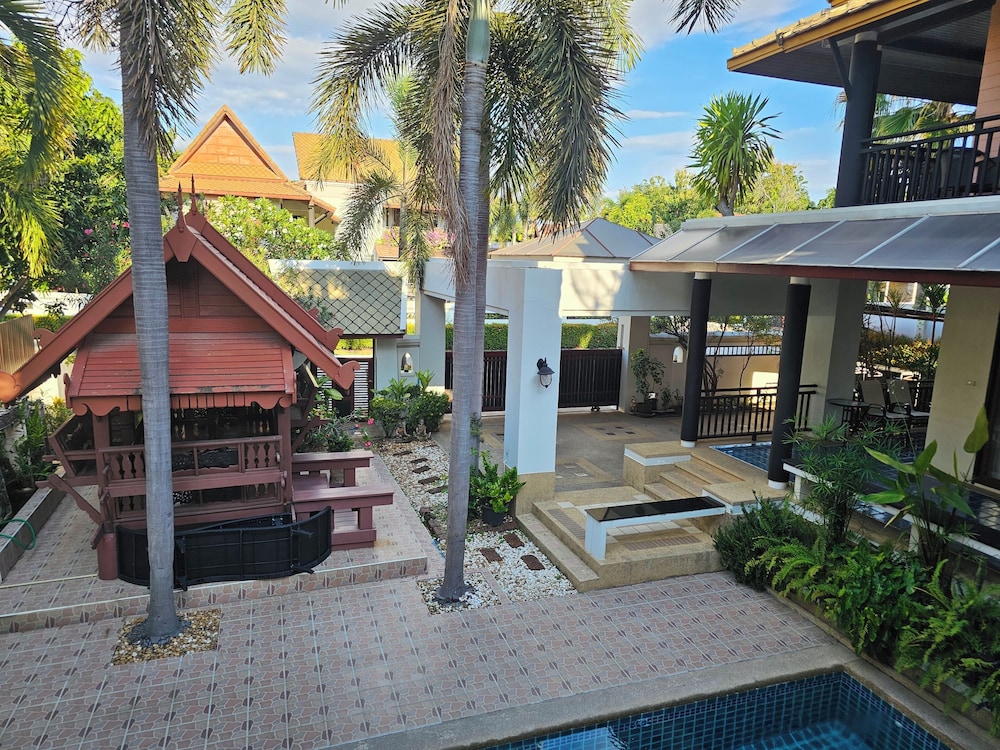 Punnapha Pool Villa Pattaya 43/49