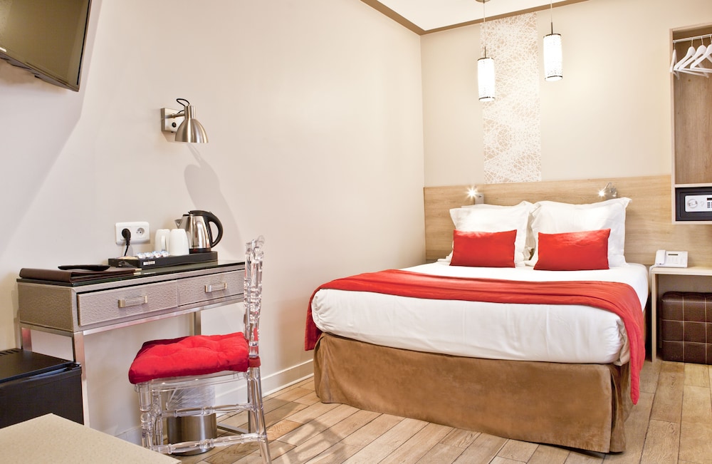 Hotel Eiffel Segur 19/69