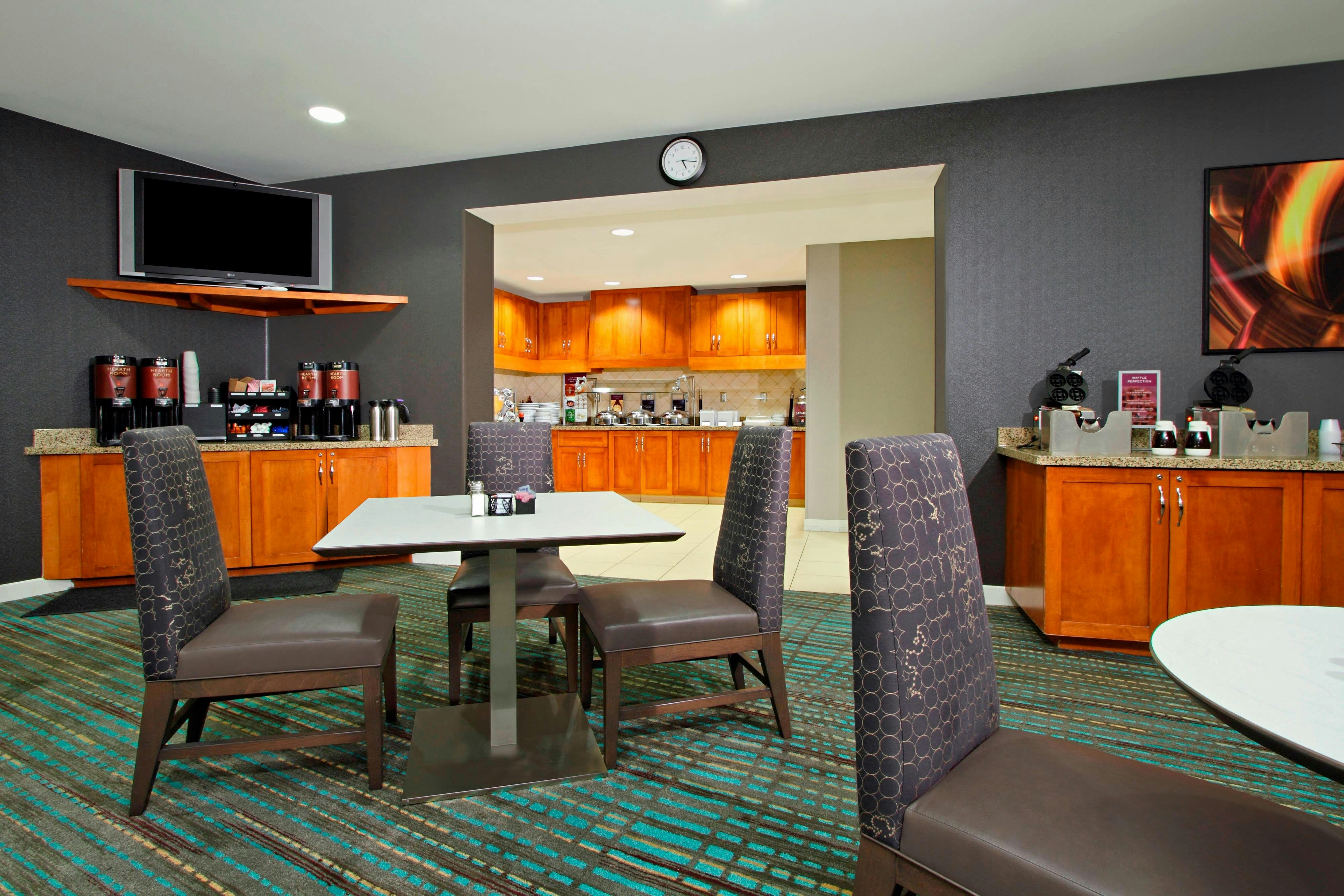Residence Inn Phoenix Glendale Sports & Entertainment District 32/54