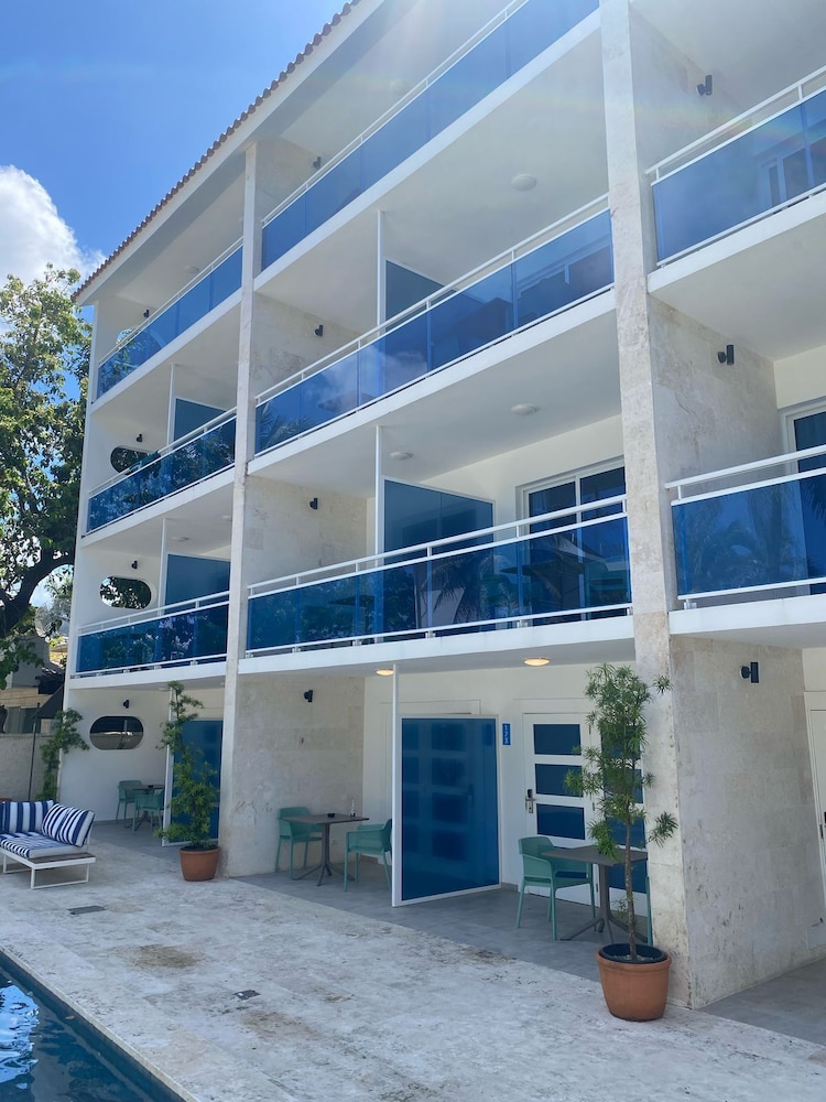New Garden Hotel 5/59