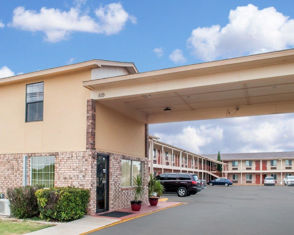 Econo Lodge Hobbs 3/25