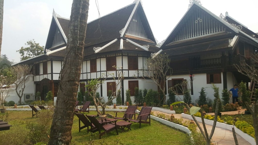 Royal Peacock Boutique Hotel 35/39