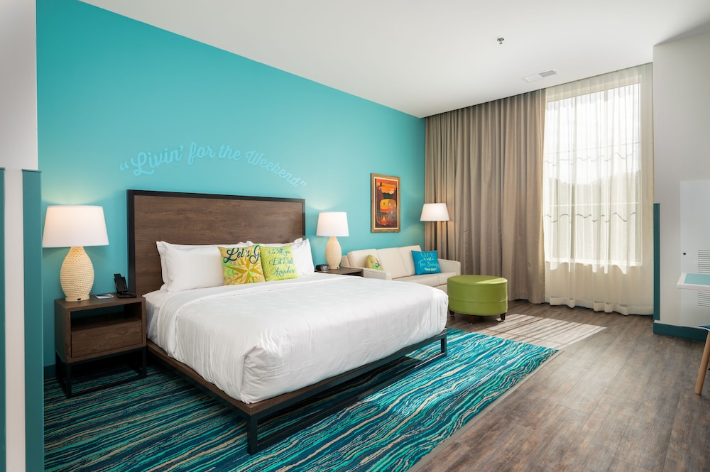 Premium, Deluxe, King Bed, Mountain View, Balcony