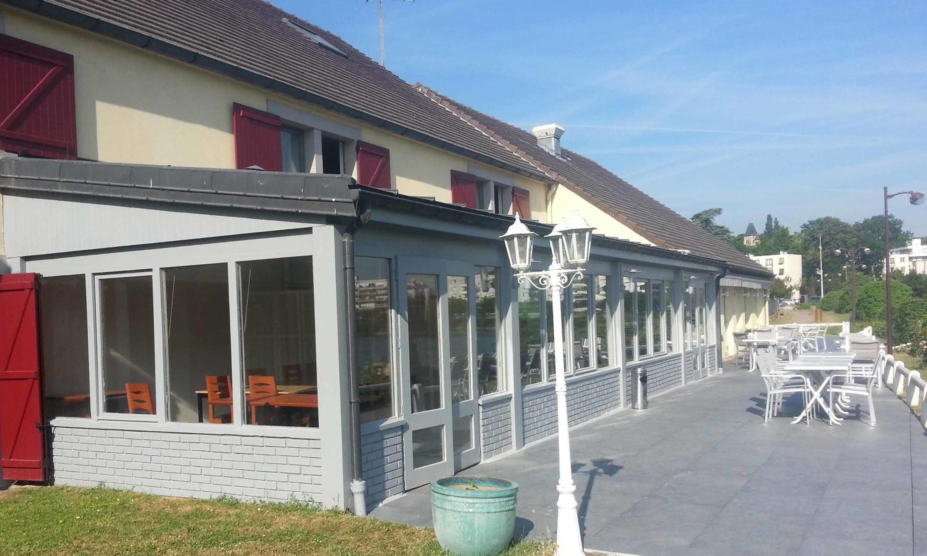 Logis Hotel Des Lacs