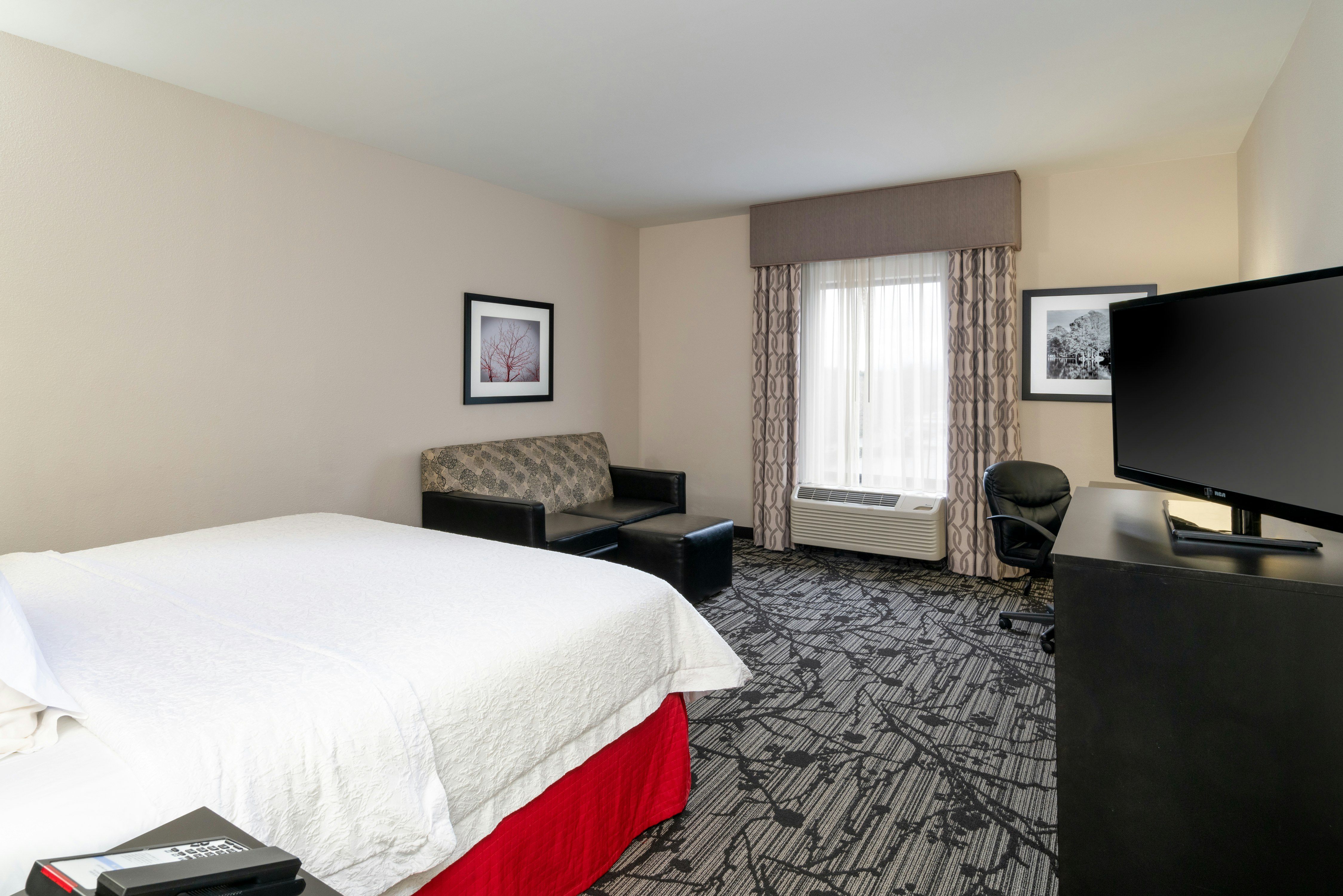 ROOM, KING BED, ACCESSIBLE