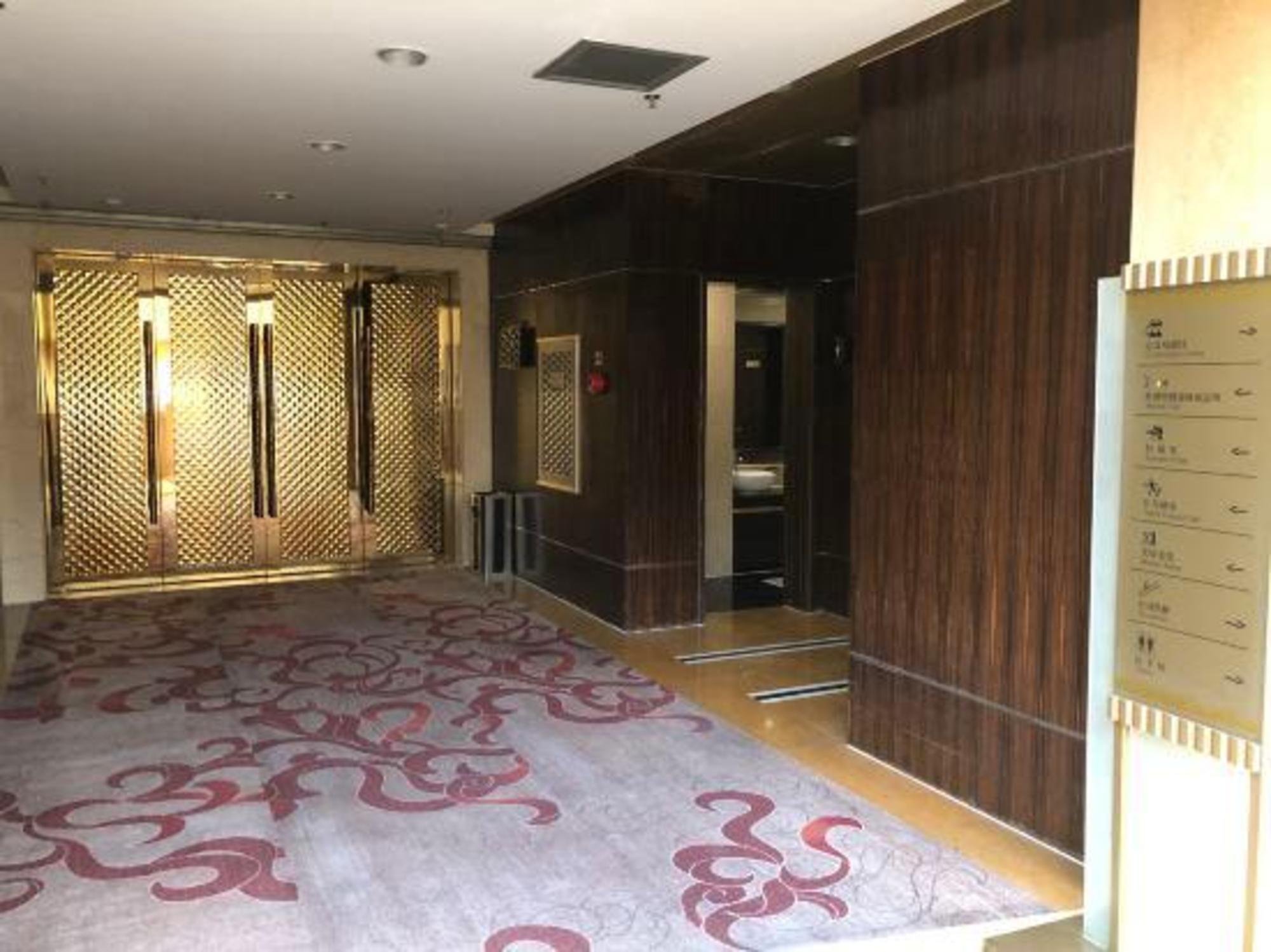 Royal International Hotel 28/30