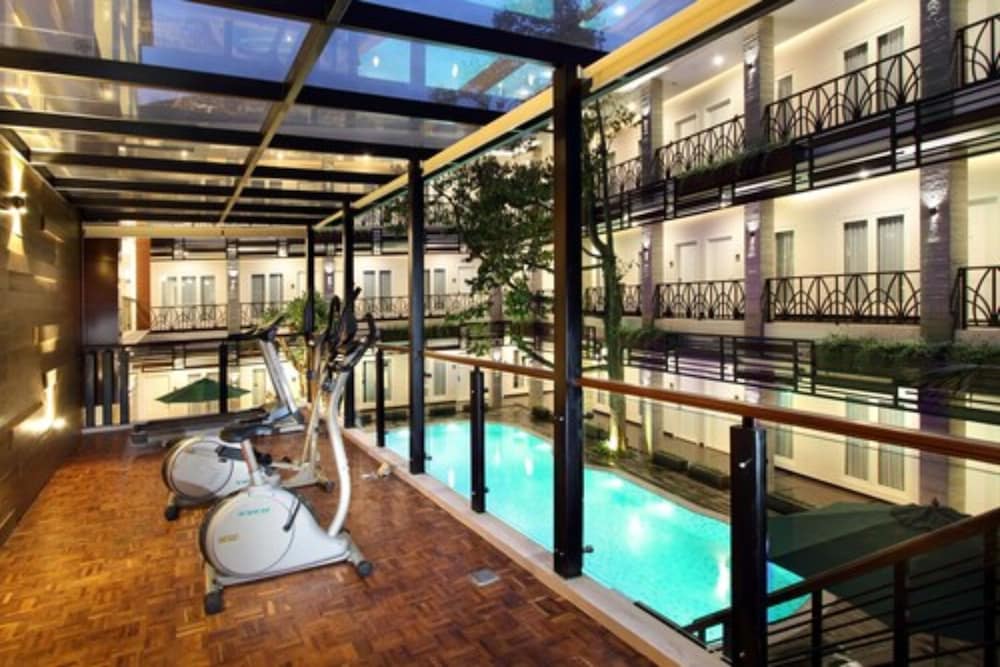 GETS HOTEL 6/34