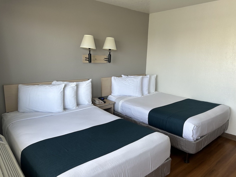 Motel6 Stanton, CA - Anaheim West 27/60