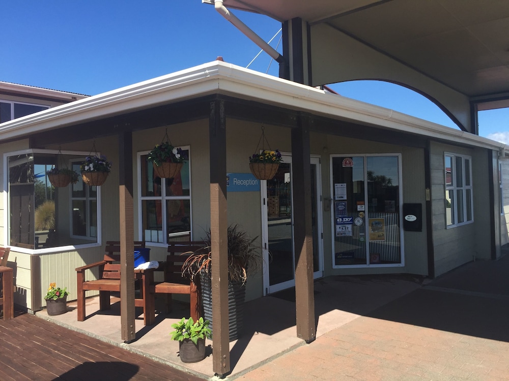 Greymouth Seaside Top 10 Holiday Park 2/71