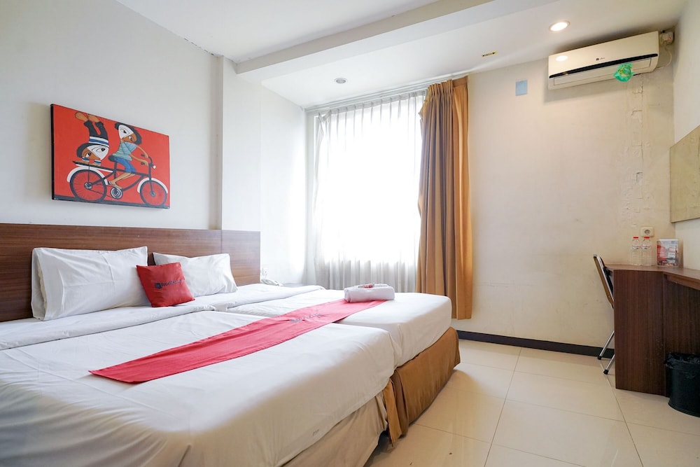 Reddoorz Near Braga Street 4/39