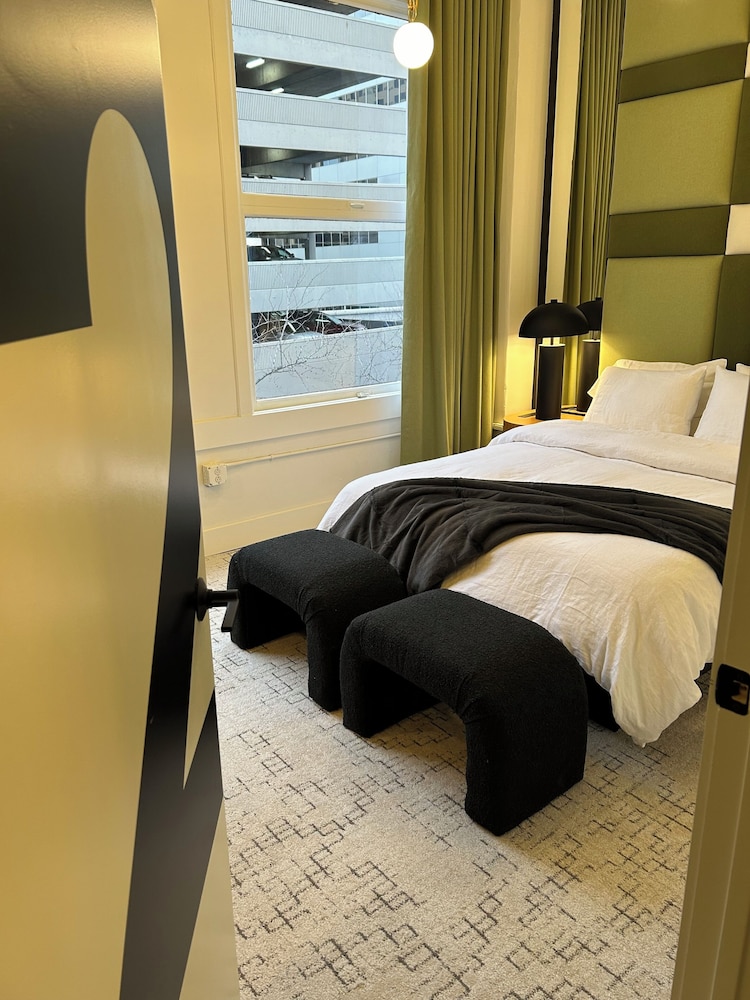 Symons Block Hotel 3/9