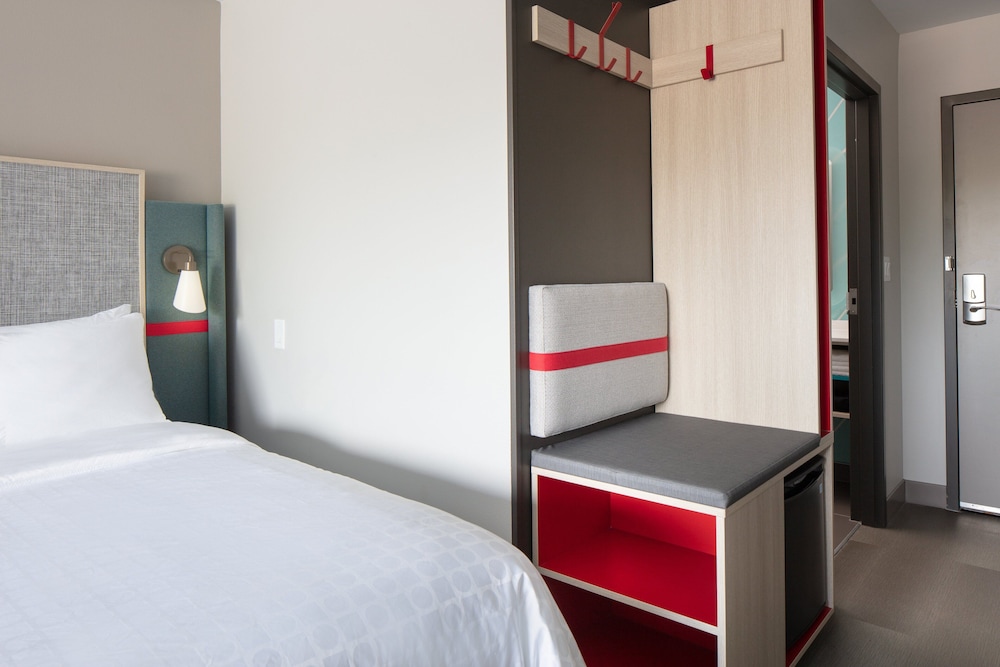 Avid Hotels Madison - Monona 12/33