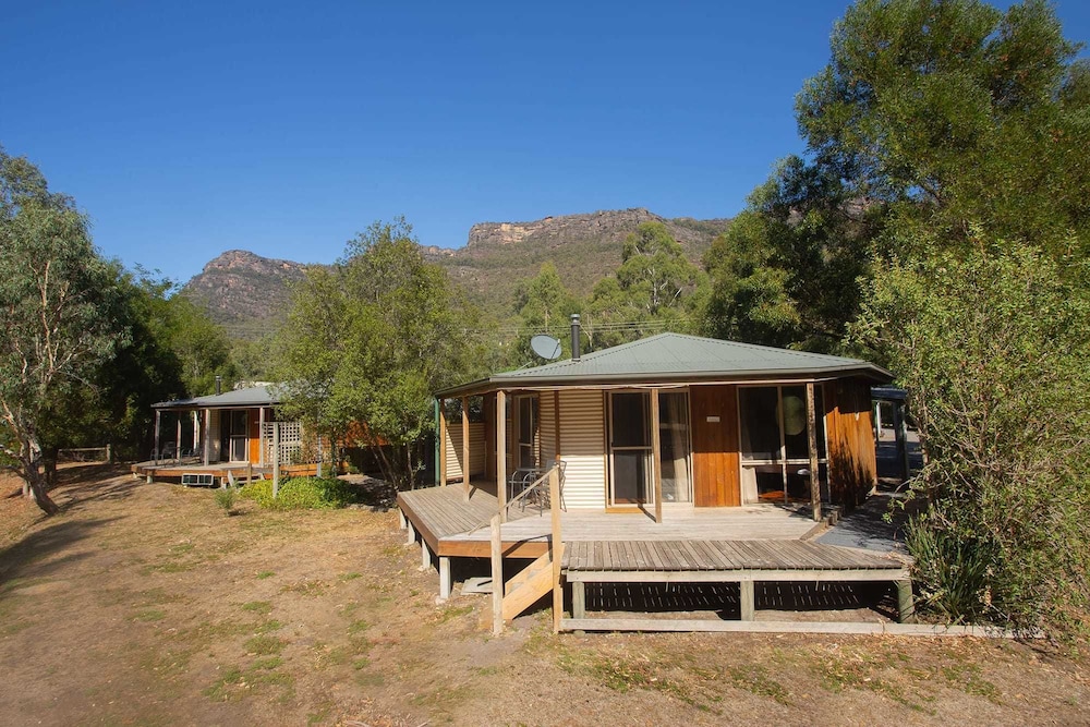 GRAMPIANS CHALETS 1/50