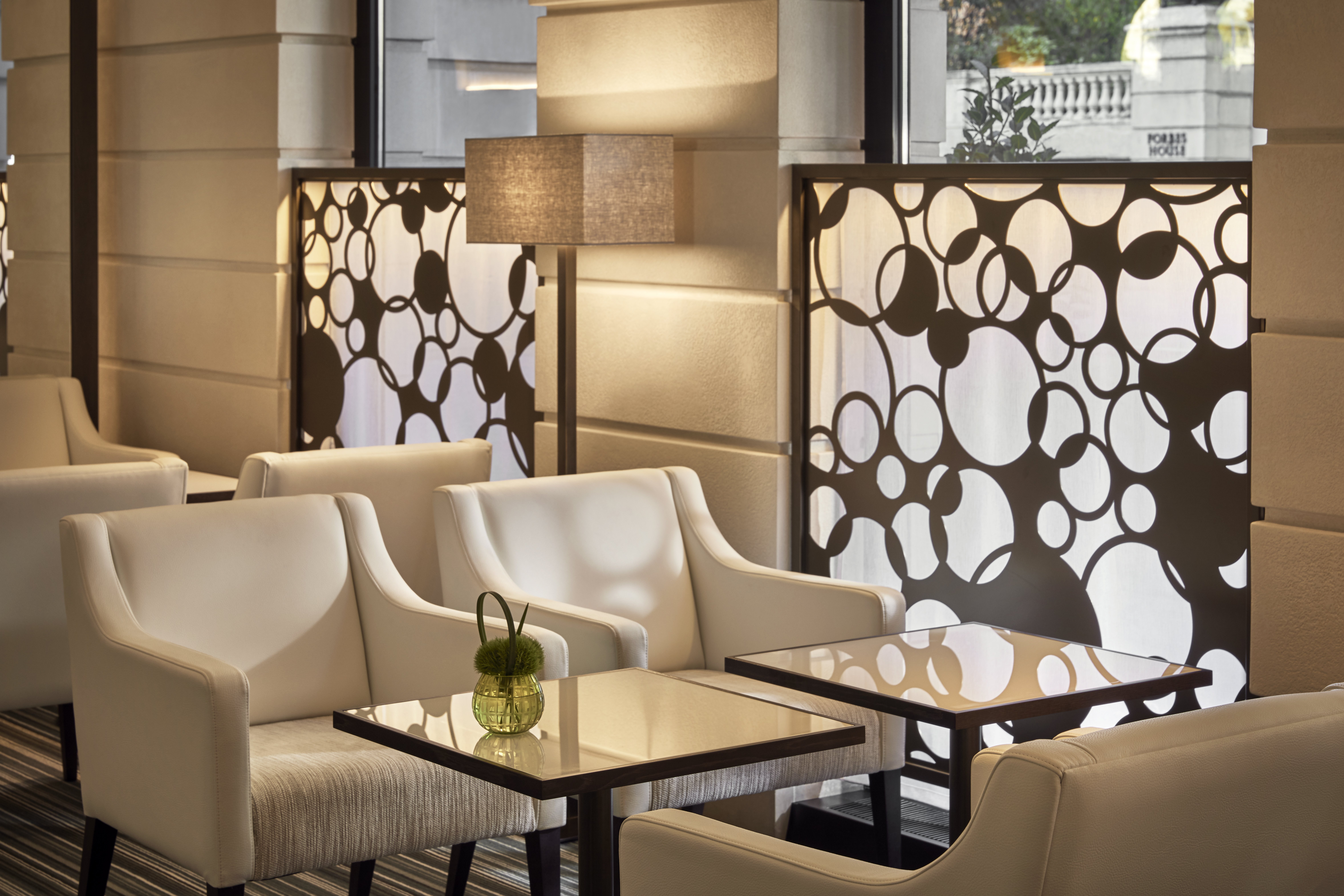 Como The Halkin 68/71