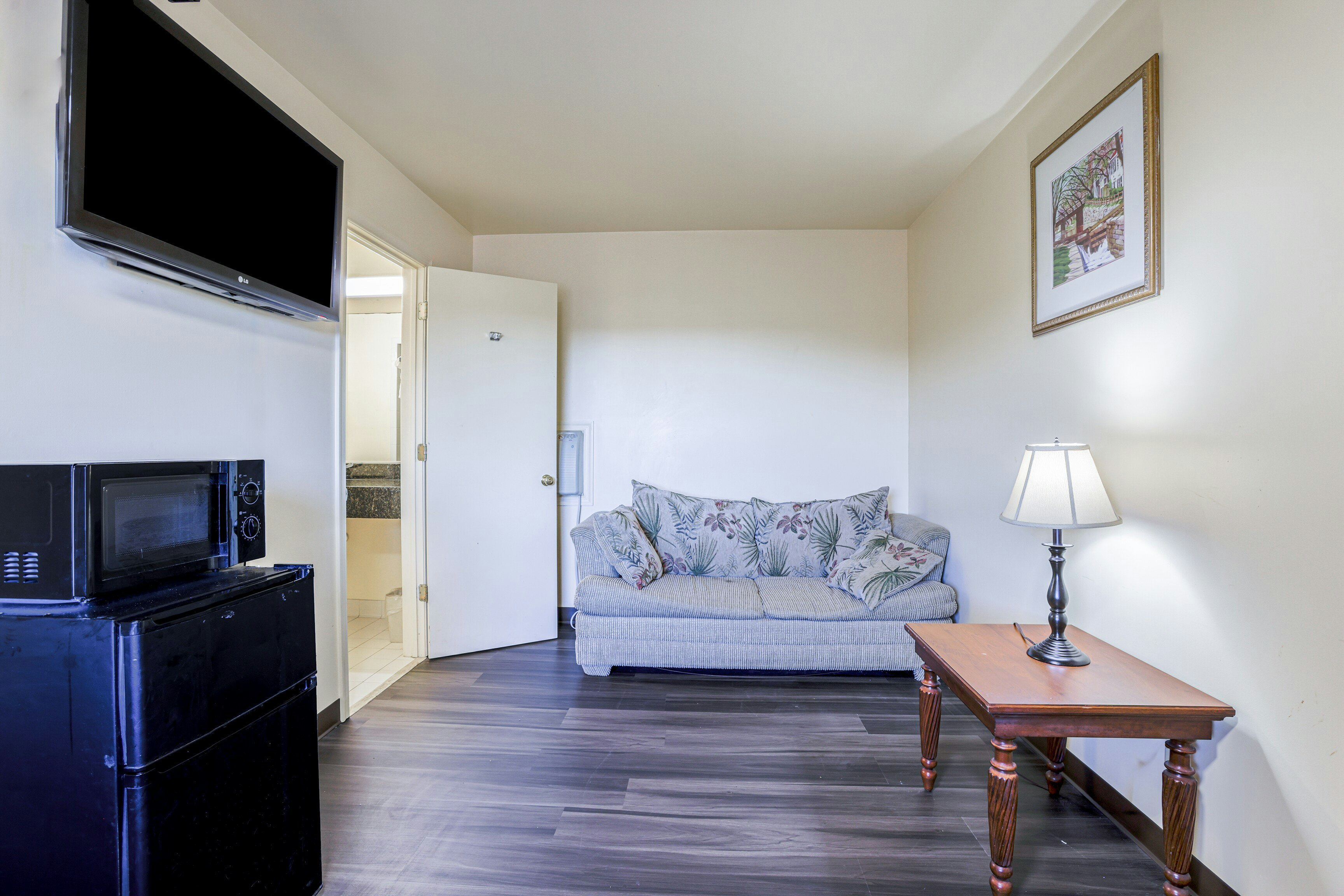 Whispering Pines by Hotel O Whitestone VA 30/50