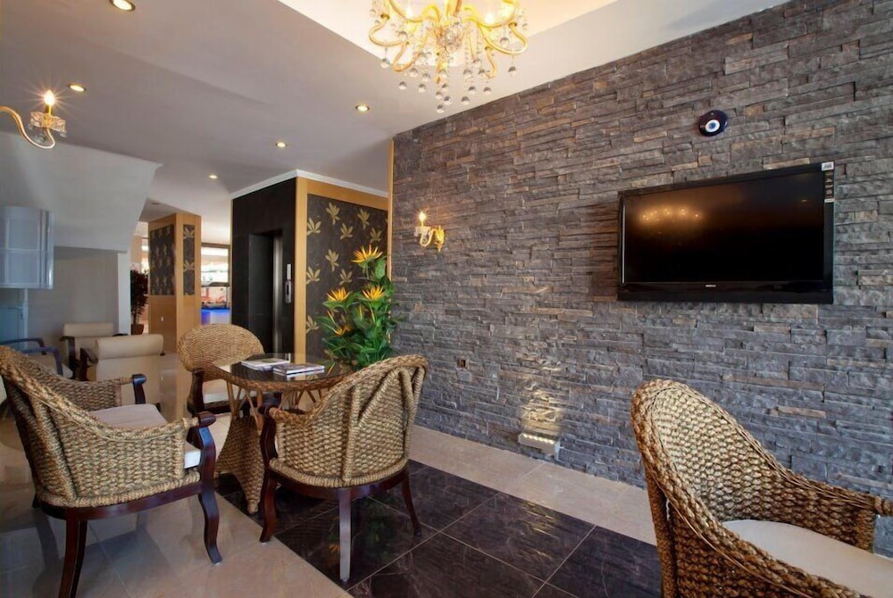 Aurasia Beach Hotel 56/69