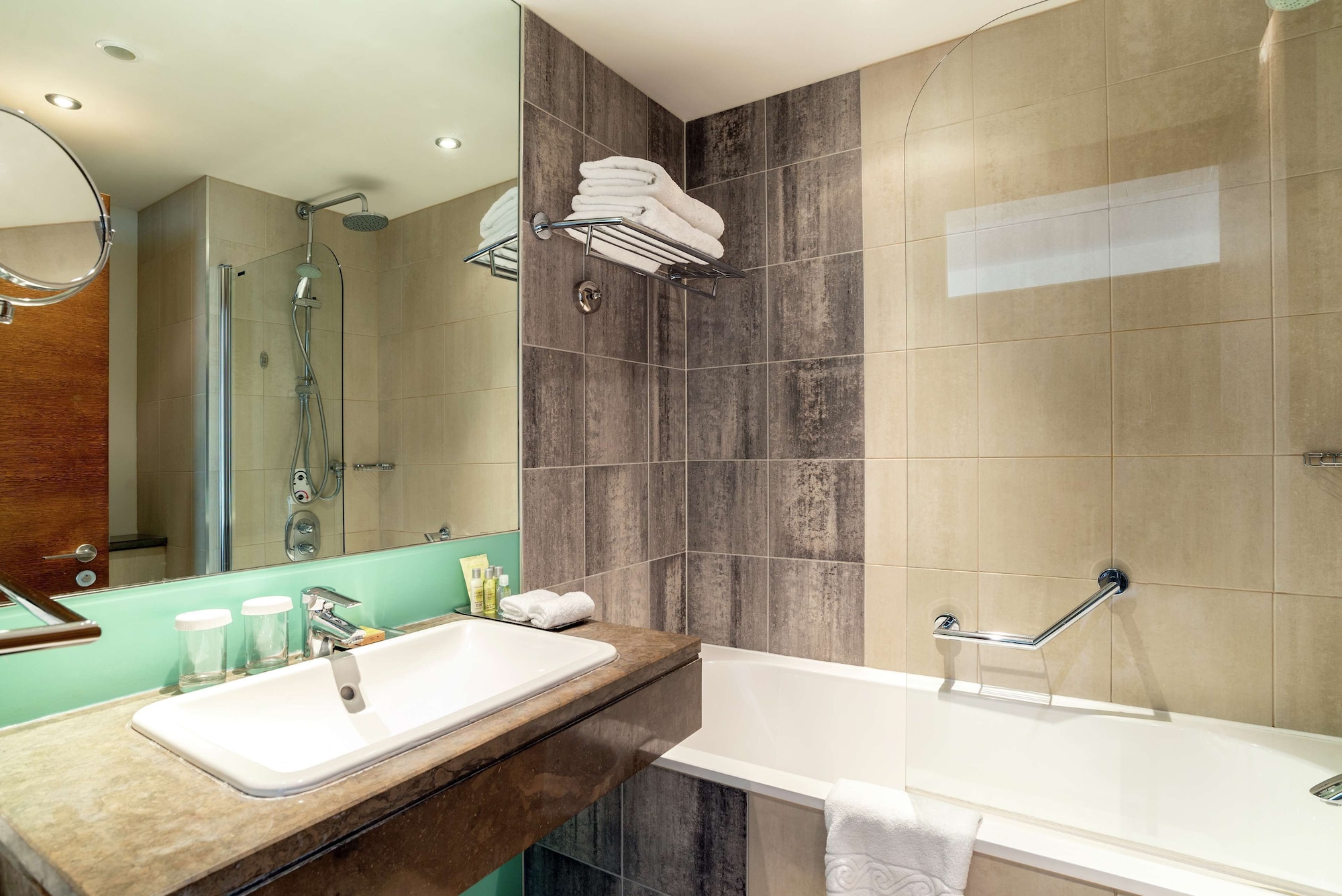 غرفة متصلة عائلية بسريرين مزدوجين بغرفتي نوم، Hilton London Canary Wharf 10/10