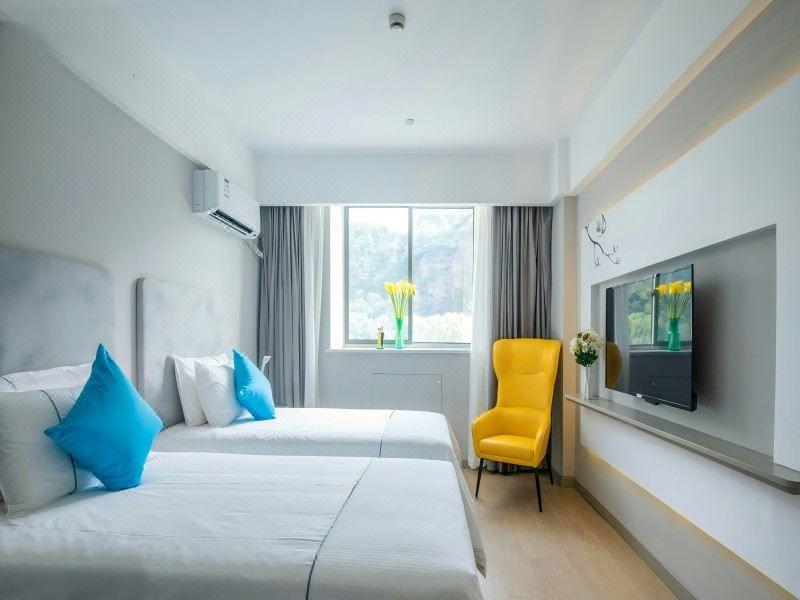 Deluxe, Twin Beds