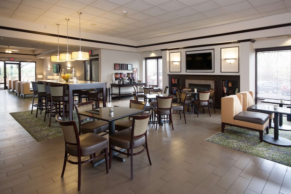 Hampton Inn Buffalo South I 90 38/51