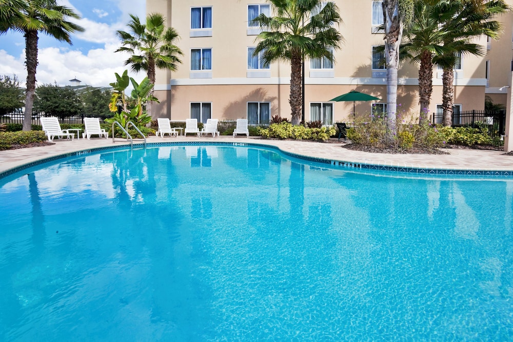 Holiday Inn Express & Suites Tampa-I-75 @ Bruce B. Downs, an IHG Hotel 47/50