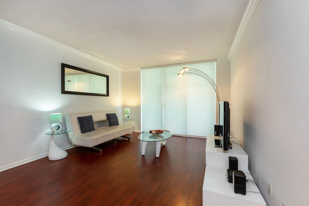 The Tides Ocean Luxury Suites 20/50