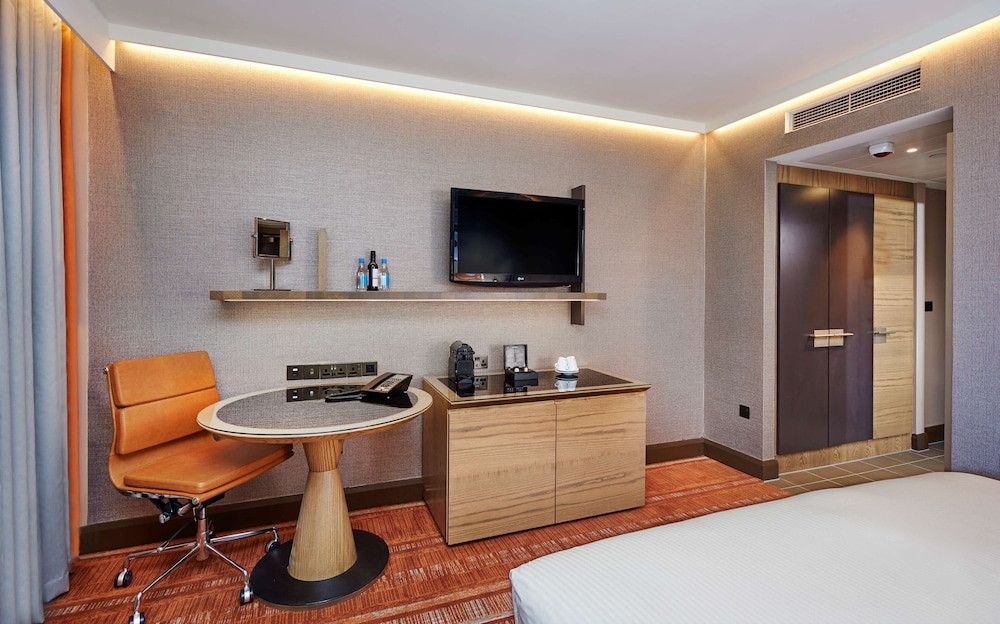 Hilton London Tower Bridge 65/83