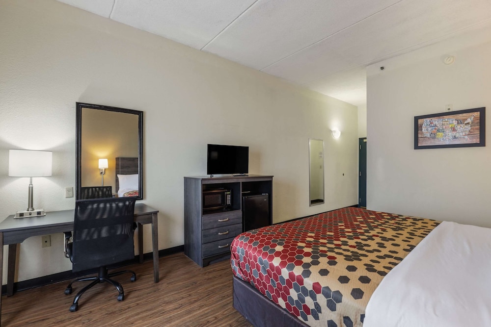 غرفة قياسية بسرير كينج، Econo Lodge Inn And Suites Marianna 2/3