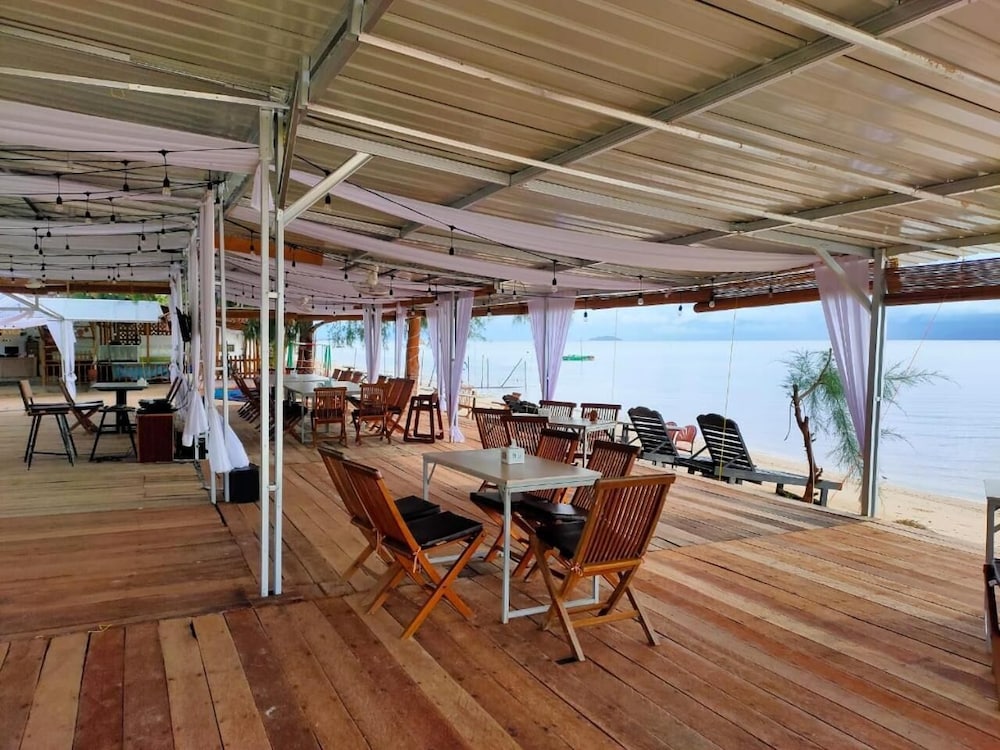 Hello Bintan Beach Cottages 28/49