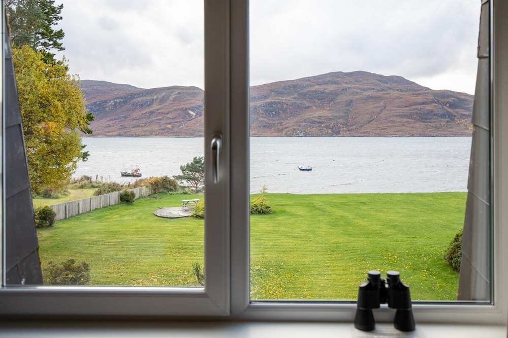 Harbour House B&B 36/48