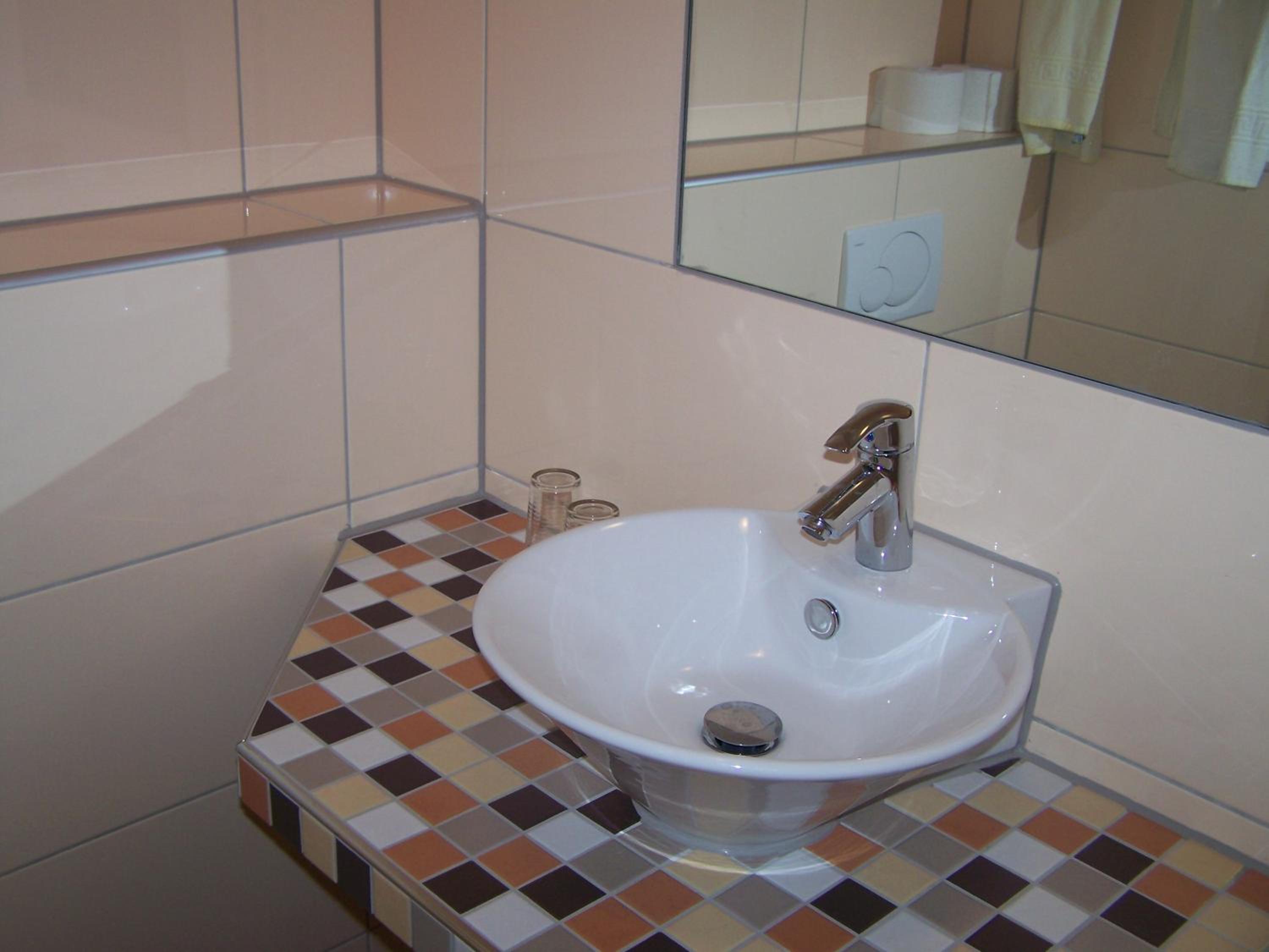 غرفة ثلاثية، Hotel Restaurant Laux 2/4