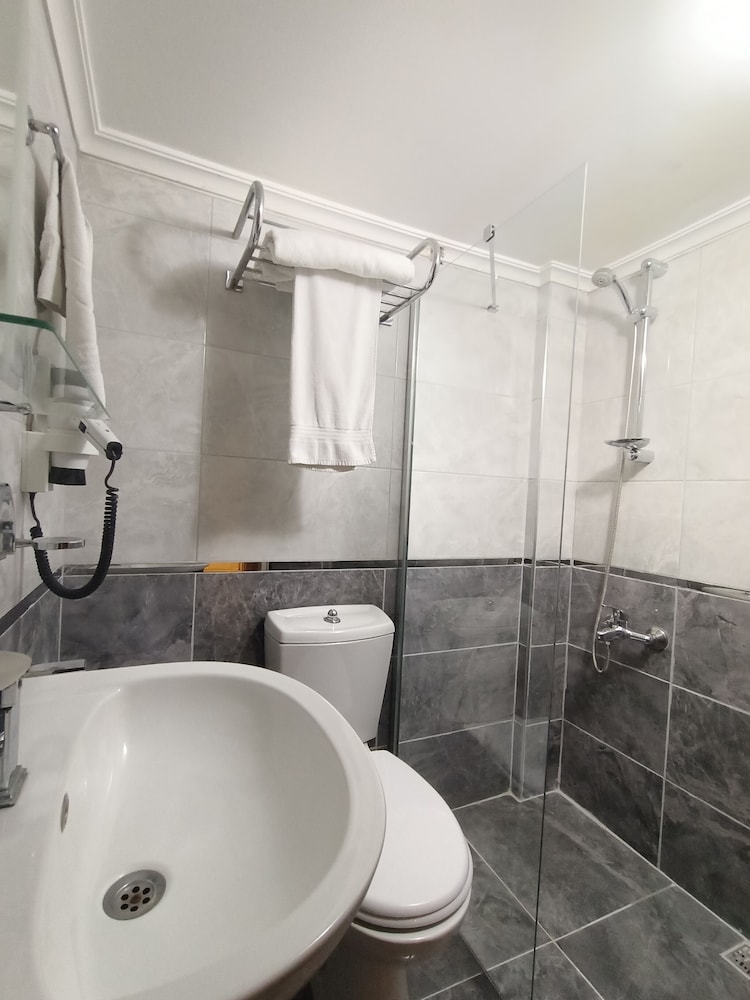 Ceylan Hotel 44/50