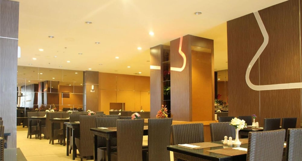 Hotel Grand Imawan 18/25