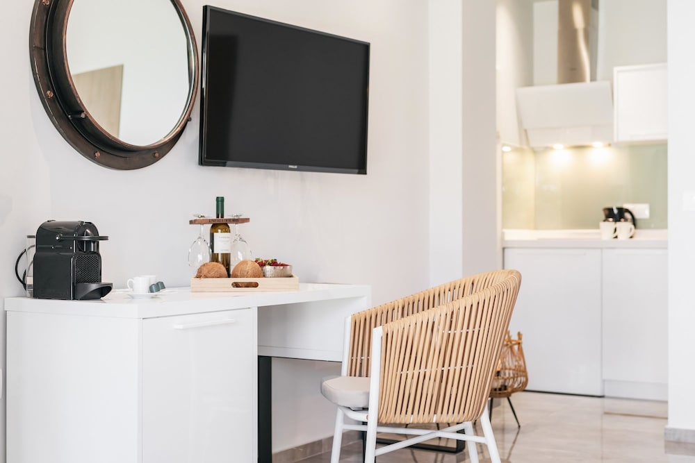 Minthi Boutique Apartments 38/50