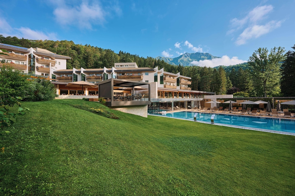 GRAND HOTEL TERME DI COMANO 49/56