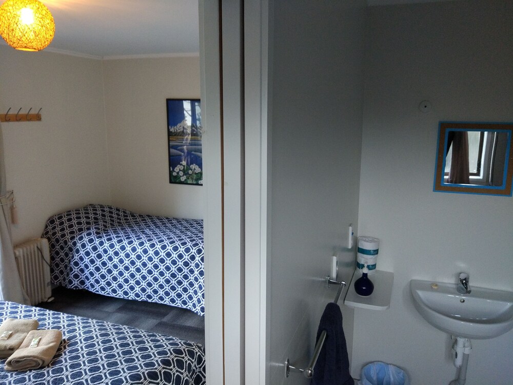 Tasman Bay Backpackers 50/50