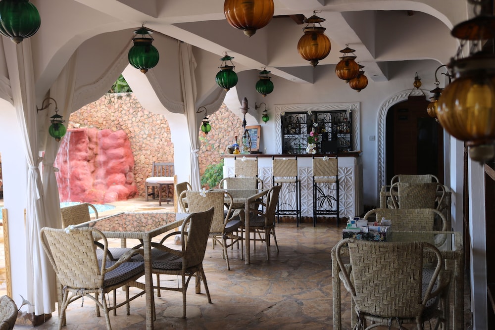 Zanzibar House 37/50