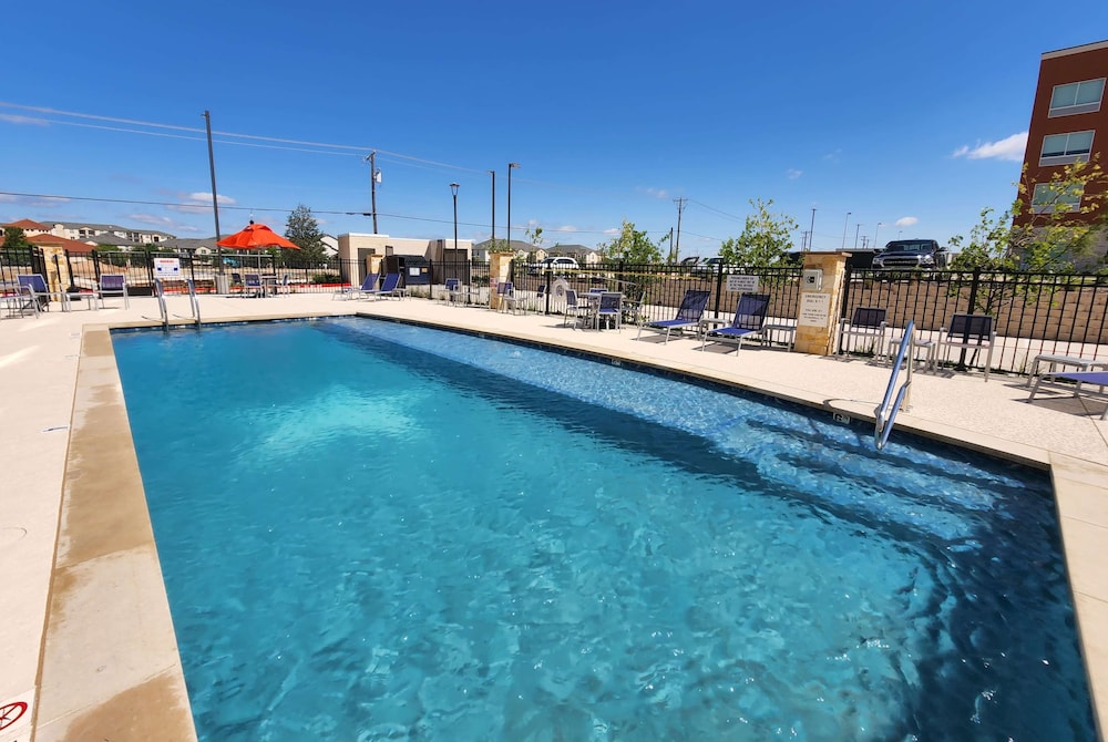 Hawthorn Extended Stay by Wyndham Pflugerville 16/29