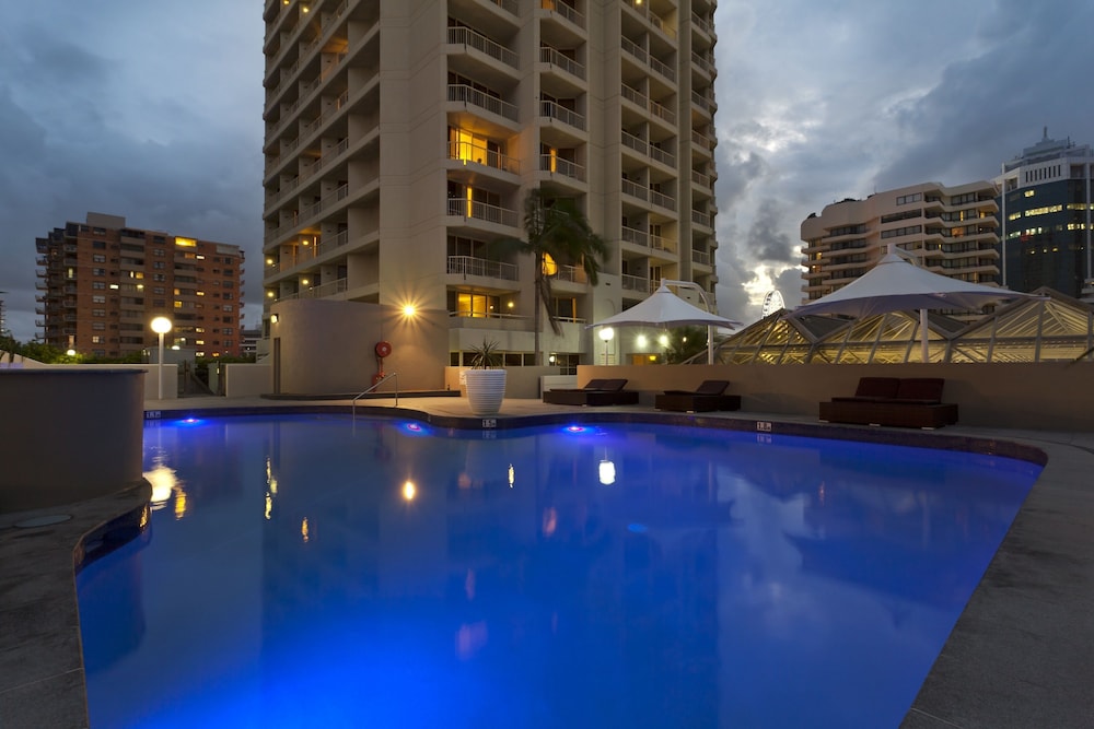 NOVOTEL SURFERS PARADISE 4/64