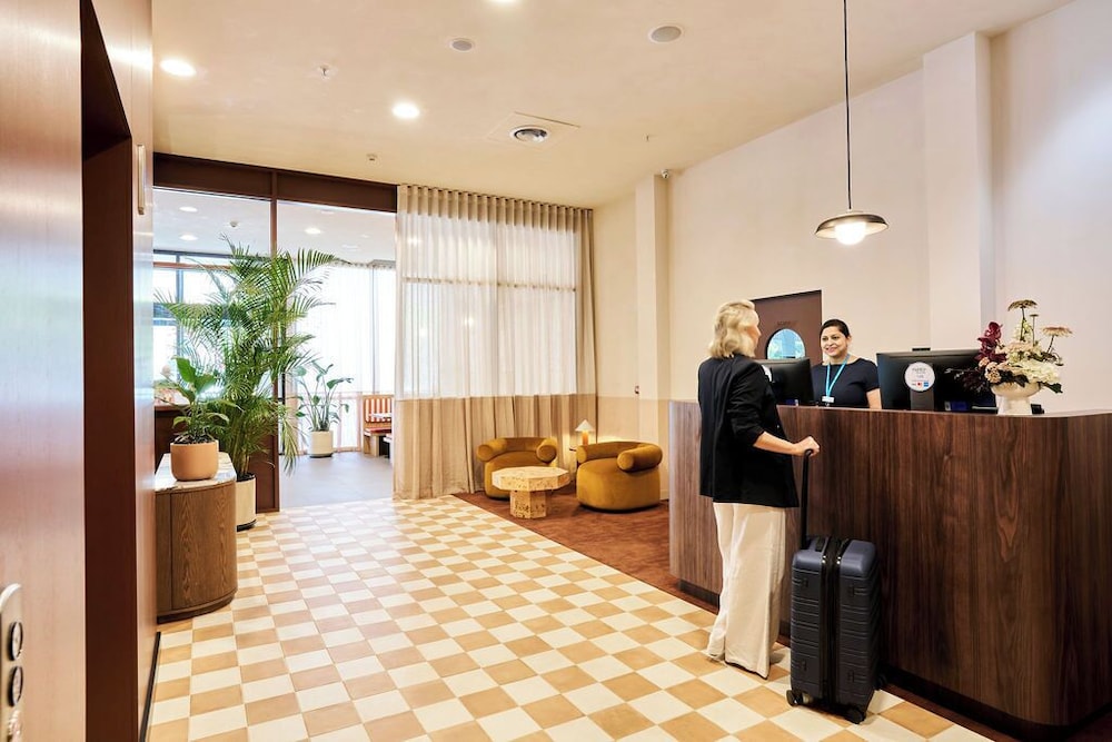 Mantra Albury Hotel 10/70