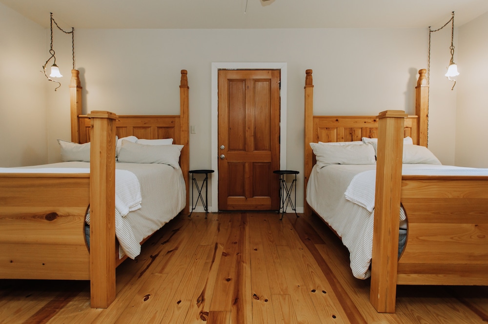 Cypress, Cottage, 2 Queen Beds